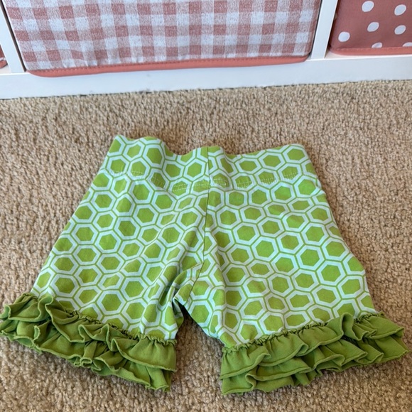 Colorful Ruffle Shorts Set - Picture 4 of 12